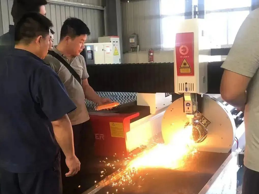 “新兵器”到位！板管一體激光切割機(jī)